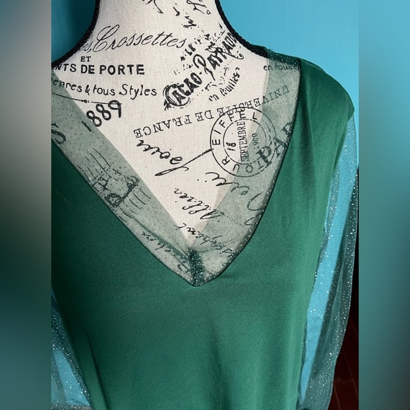 Brand new blouse - Picture 3 of 3